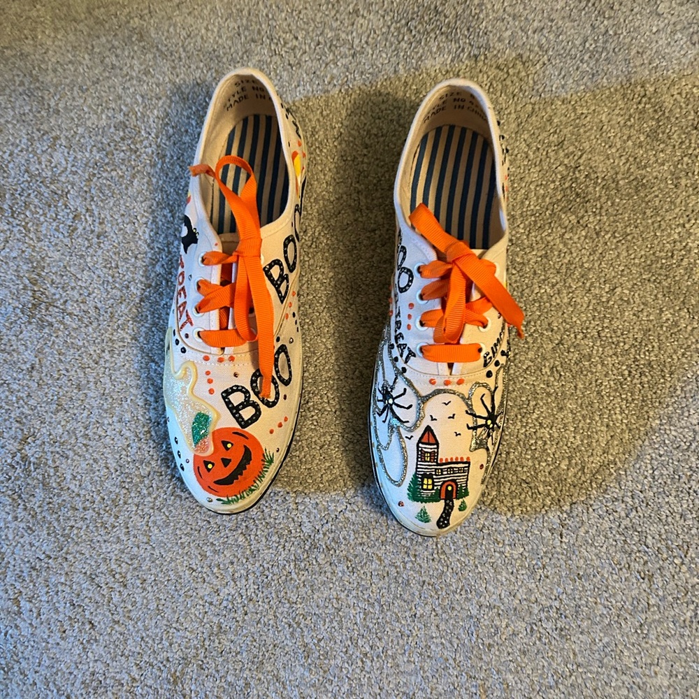 Keds Halloween Themed Sneakers with Orange Laces Size 8